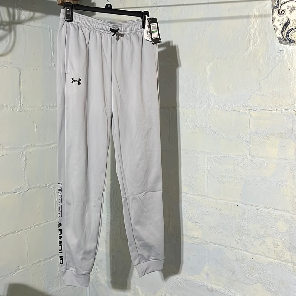 Boys Under Armour Tapered Gray Joggers Brawler 2.0. Large. NWT.